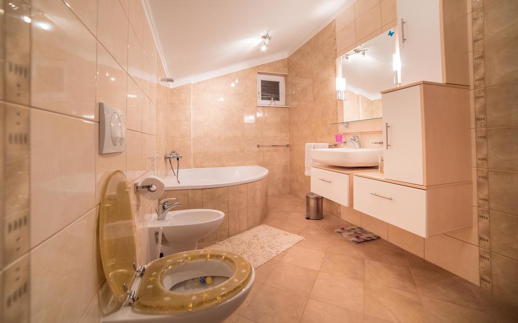 Captain's Apartment Barbat na Rabu Extérieur photo