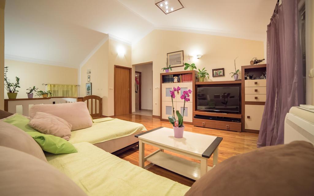 Captain's Apartment Barbat na Rabu Extérieur photo