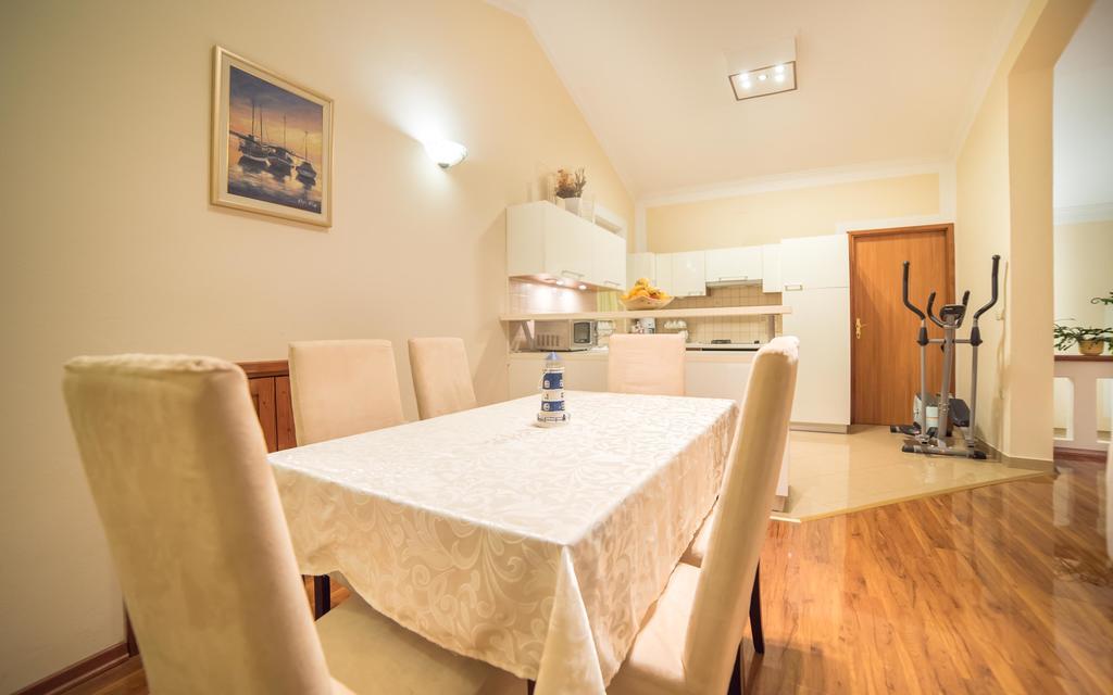 Captain's Apartment Barbat na Rabu Extérieur photo