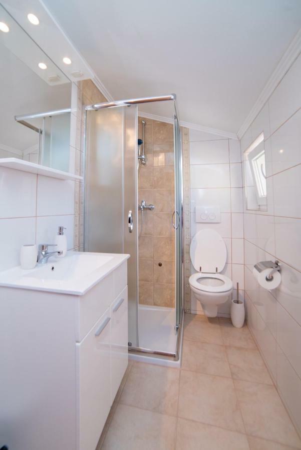 Captain's Apartment Barbat na Rabu Extérieur photo
